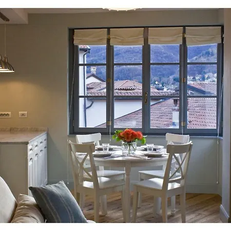 Isola Bella - Via Della Posta *