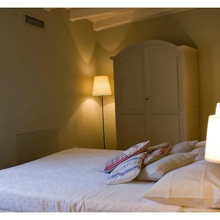 Isola Bella - Via Della Posta * Stresa